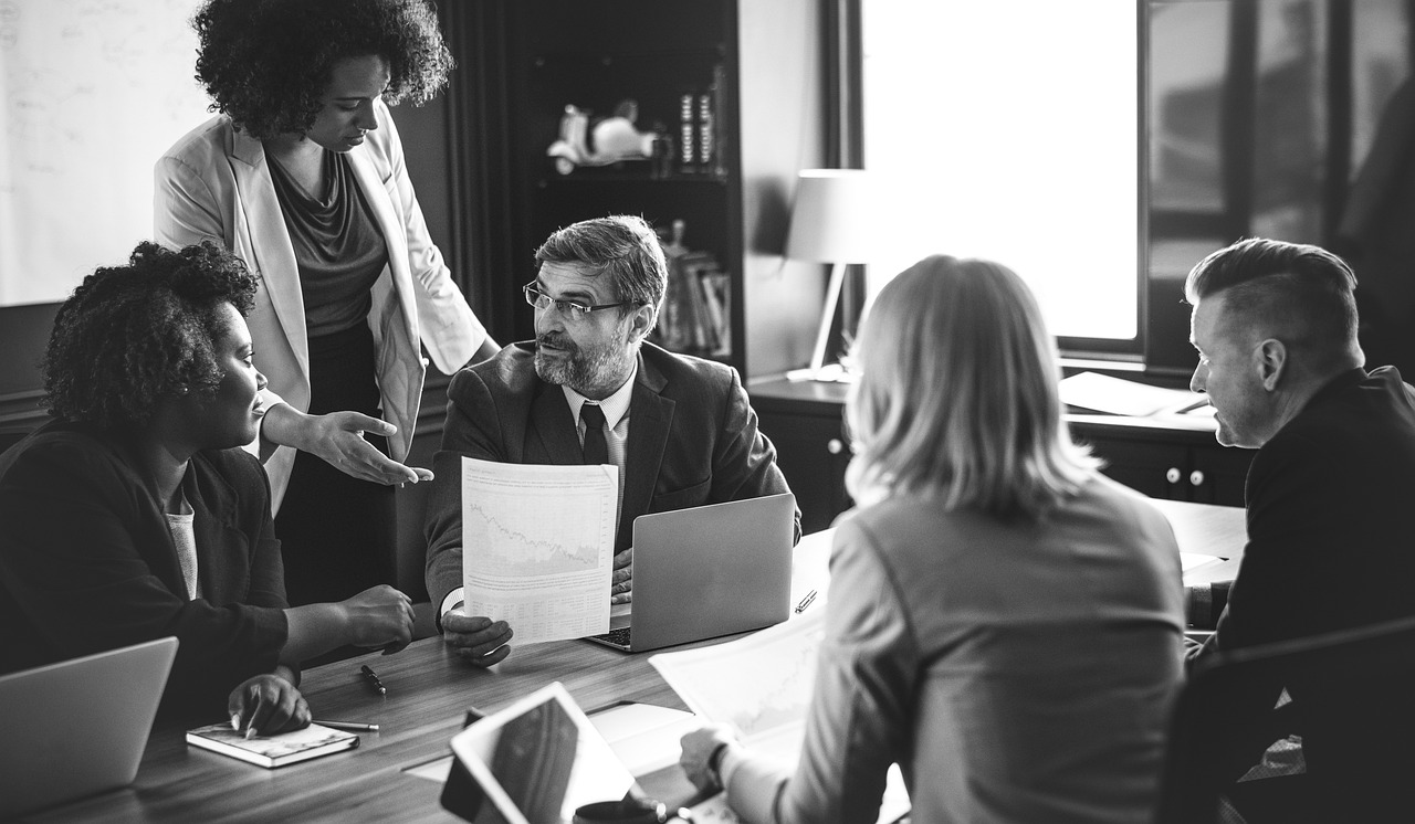 社会现象深度解读,最新切腹女现象观察